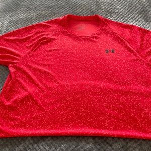 Men’s XL Under Armour shirt.